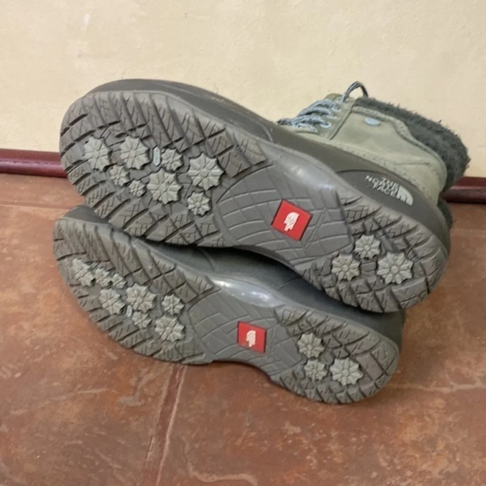 The North Face Women's Shellista II Dachund Green Mid Winter Waterproof Boots
